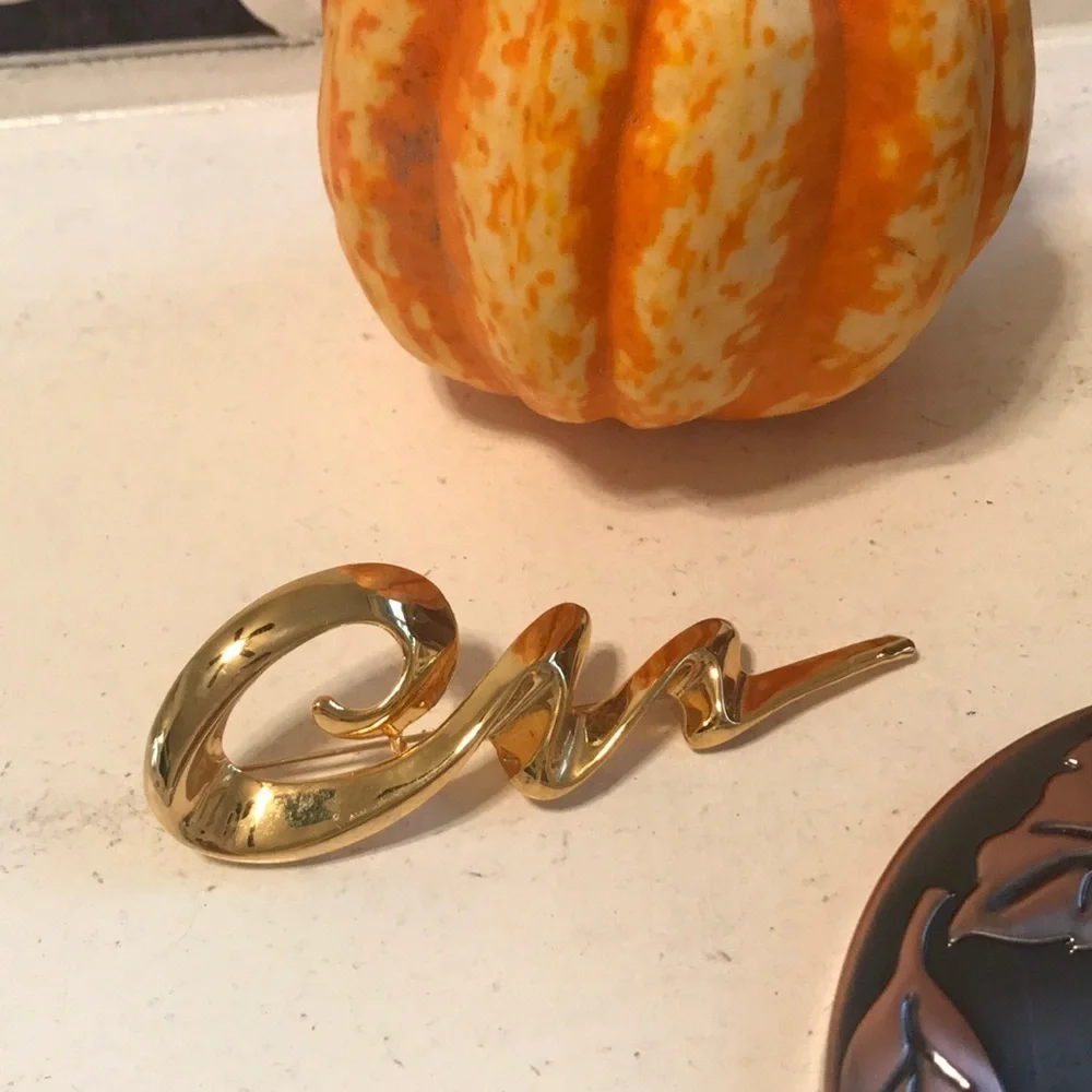Vintage 1970’s Gold Pin